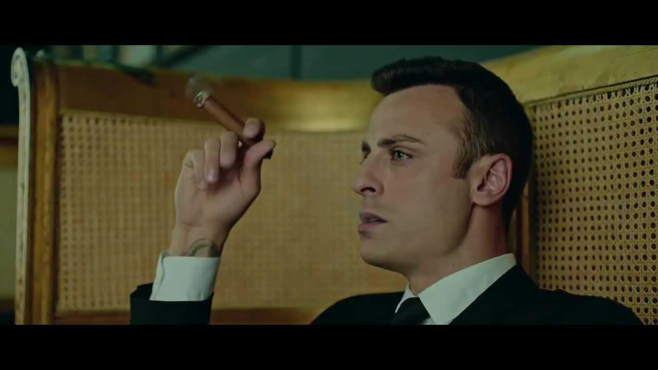 8 cựu cầu thủ ngầu nhất trên sân cỏ: 'Bông hồng vàng' Berbatov, thiên tài ngái ngủ Pirlo - Bóng Đá