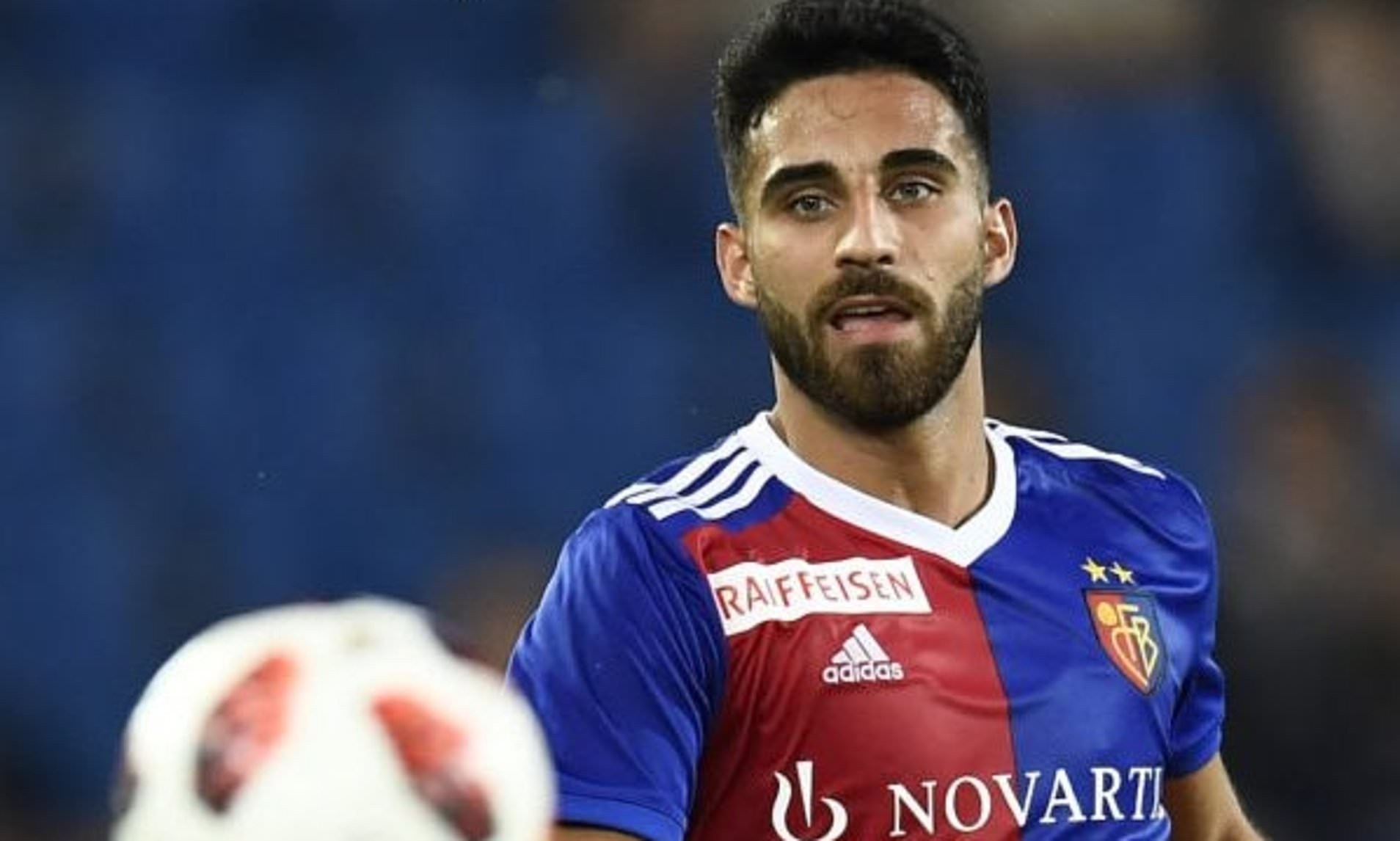 Arsenal eyeing comert - Bóng Đá