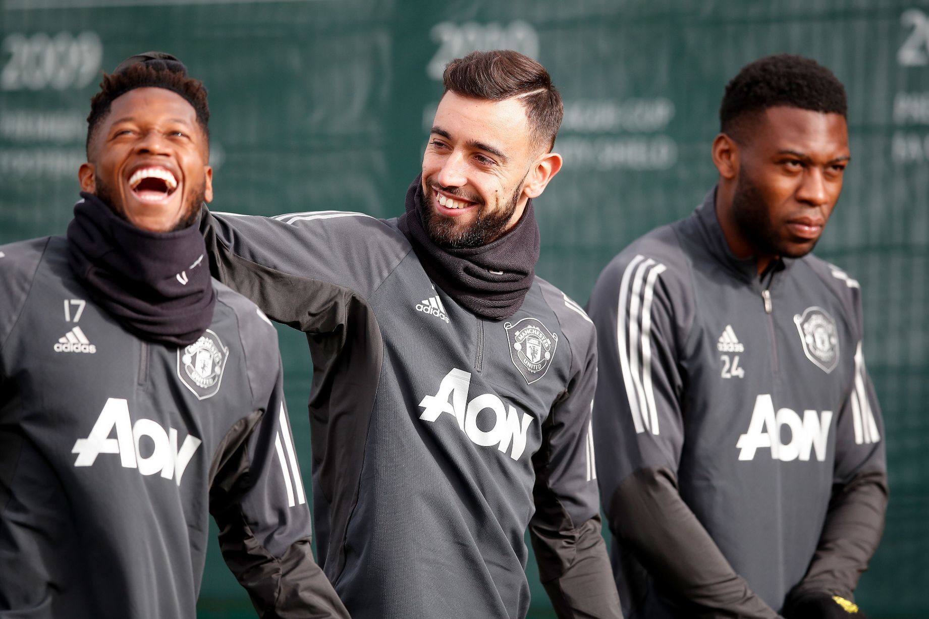 Man Utd star Bruno Fernandes pictured shopping at Tesco with his wife - Bóng Đá