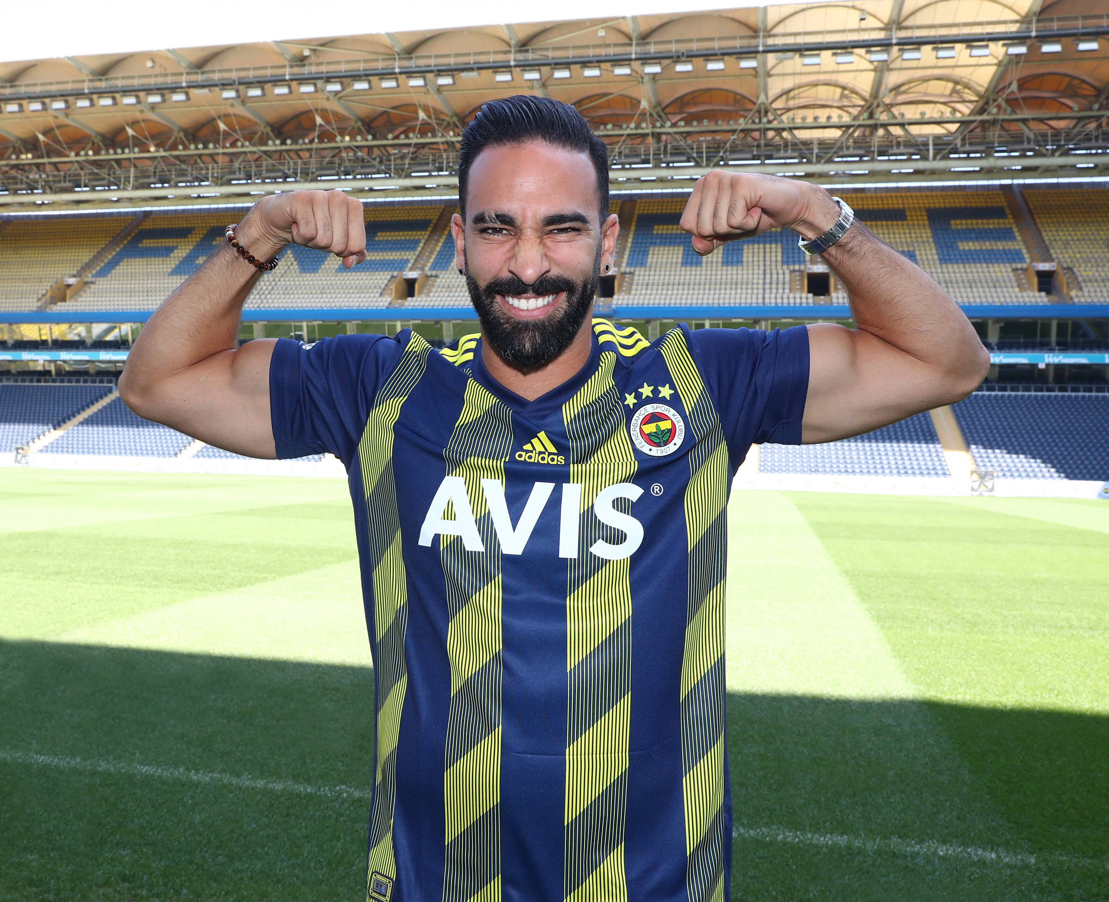 CHÍNH THỨC: Adil Rami gia nhập Fenerbahce - Bóng Đá