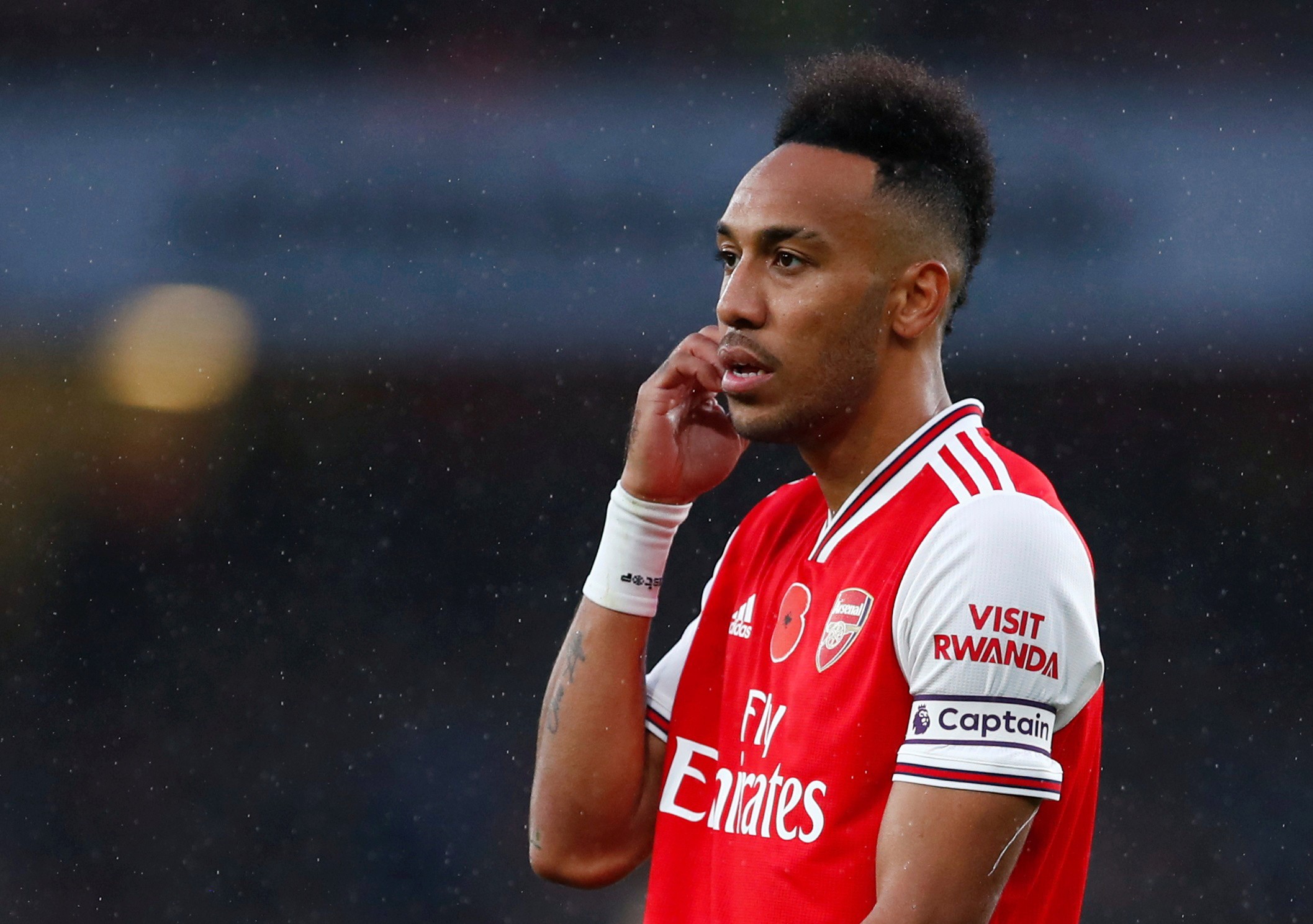 Arsenal financial squeeze opens door for Barcelona to launch Pierre-Emerick Aubameyang bid - Bóng Đá
