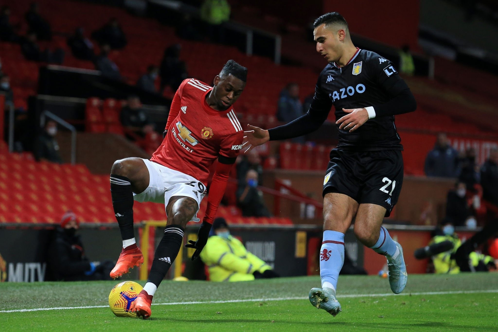 Eric Bailly and Wan-Bissaka game by numbers vs. Aston Villa: - Bóng Đá