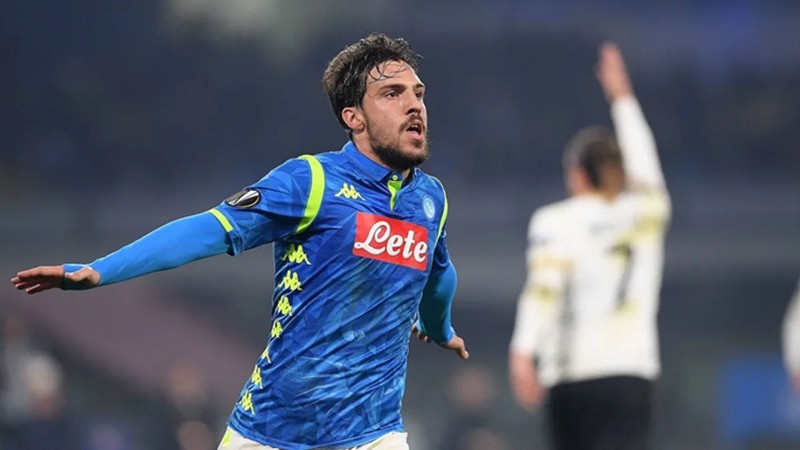 Bộ đôi của Napoli hẹn hò ở đảo Sardegna - Bóng Đá