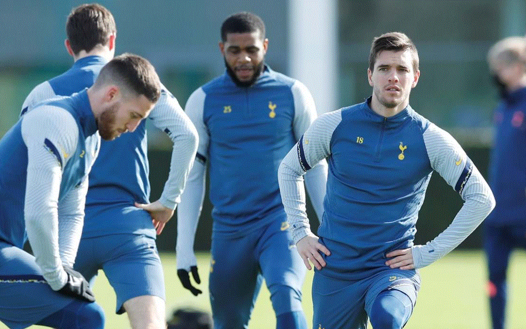 Ảnh tập Tottenham - thái độ của Mourinho trên sân - Bóng Đá