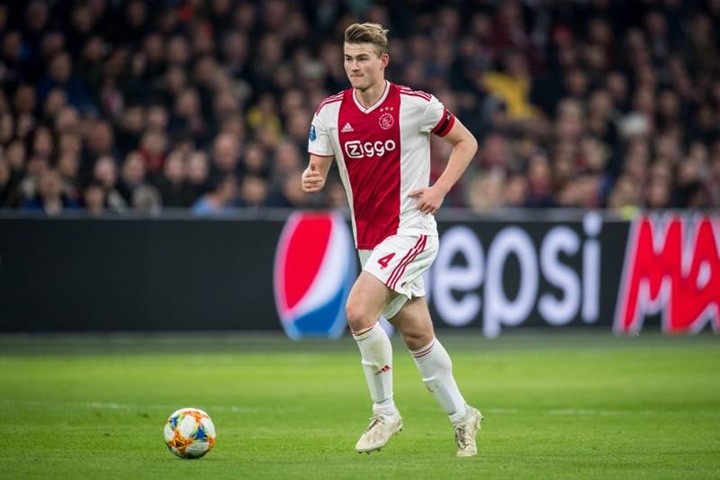 De Ligt - Bóng Đá