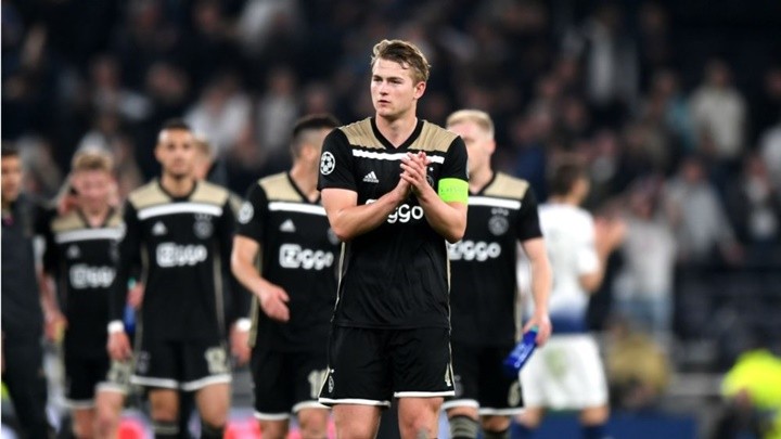 De Ligt - Bóng Đá