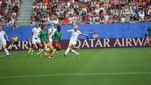 ẢNH: NỮ ANH - NỮ CAMEROON - Bóng Đá