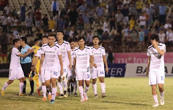 Sếp lớn HAGL: Chúng tôi sẽ tự cứu lấy bản thân mình - Bóng Đá