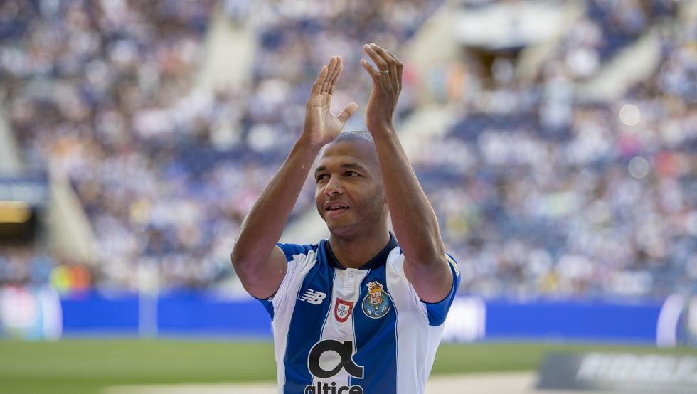 10 players who were in TOP teams and still without a team - Bóng Đá
