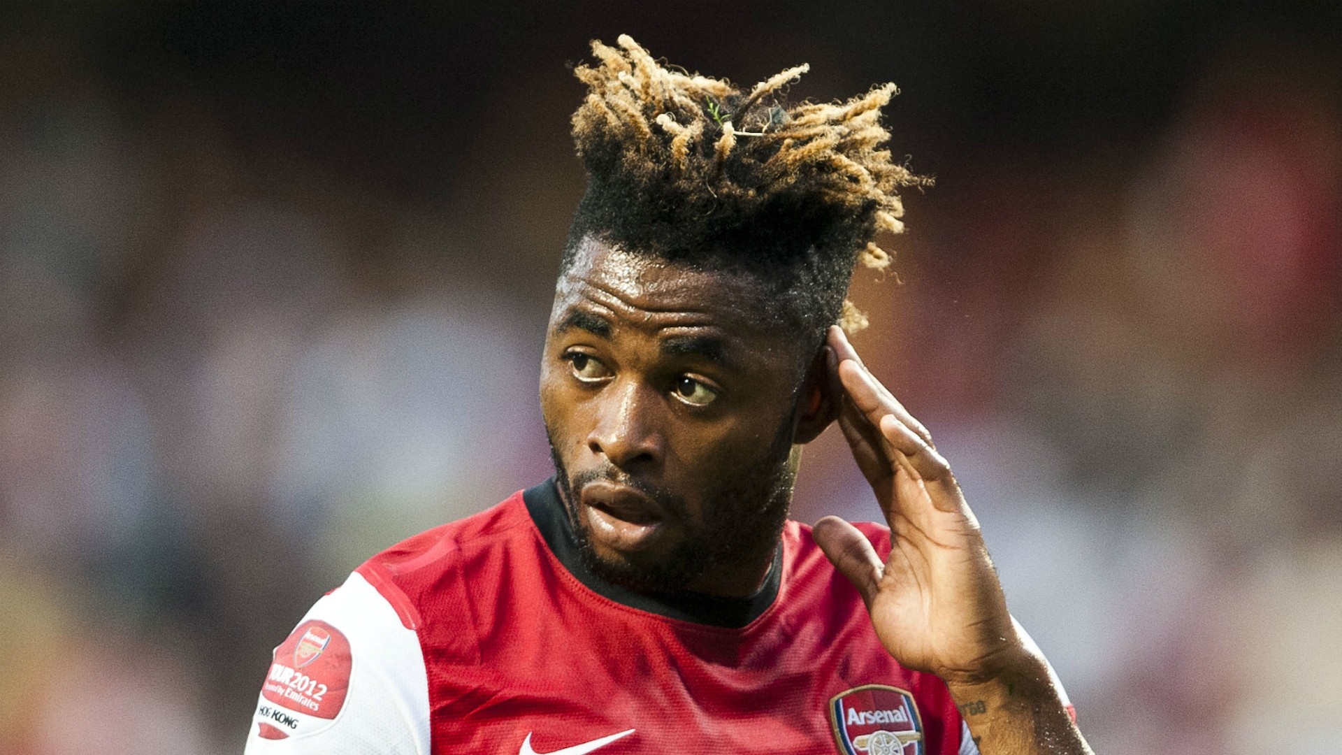Alex song left arsenal for money - Bóng Đá