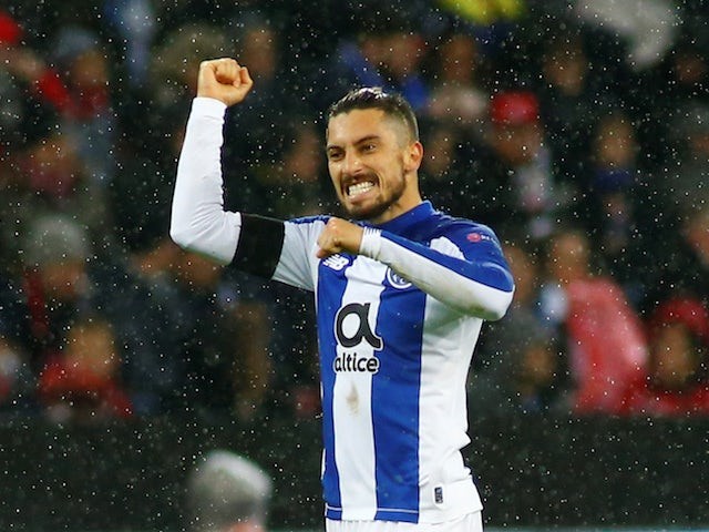 Paris Saint-Germain to rival Chelsea for Alex Telles? - Bóng Đá