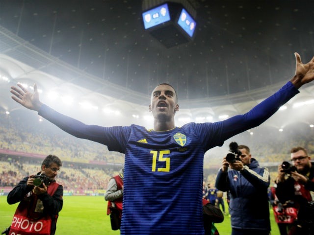 Barcelona 'step up interest in Alexander Isak' - Bóng Đá