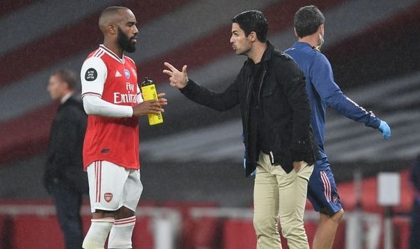 Arsenal preparing to sell Alexandre Lacazette due to 'strained' Mikel Arteta relationship - Bóng Đá