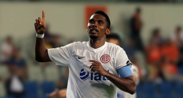 Những bức ảnh tái hiện lại sự nghiệp vinh quang của 'báo đen' Samuel Eto'o - Bóng Đá
