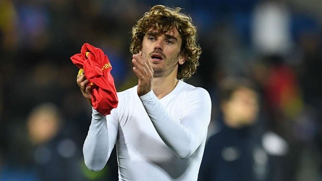 Griezmann đổ lỗi cho vợ sau pha sút phạt hỏng - Bóng Đá