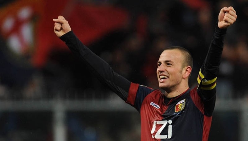 11 cầu thủ chuyển từ AC Milan đến Genoa và ngược lại: Quá nhiều 