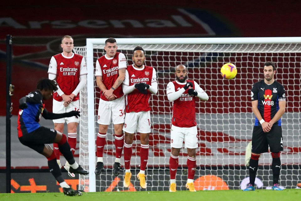 Hòa Palace, Arsenal bị chê 