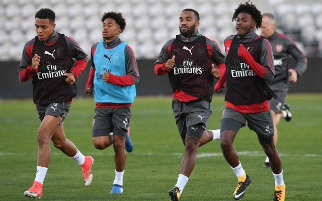 Ainsley Maitland-Niles bids farewell to teammates at training ahead of January exit with ace left to decide which club to join - Bóng Đá