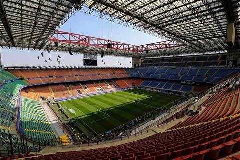 Người Tây Ban Nha sốc vì tình trạng tồi tệ của sân San Siro - Bóng Đá