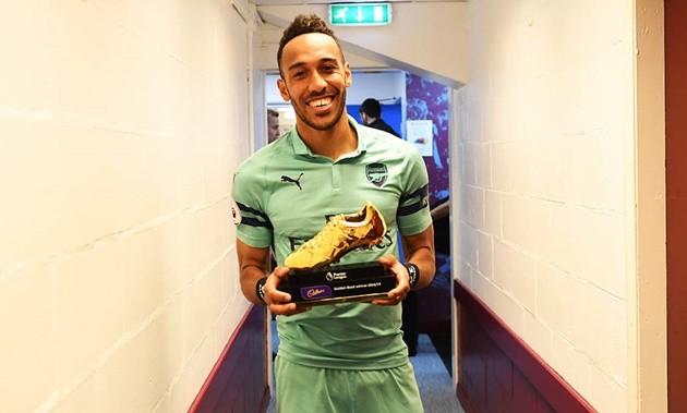 Sau tất cả, Aubameyang đang trở thành một Van Gol 'phiên bản lỗi' - Bóng Đá