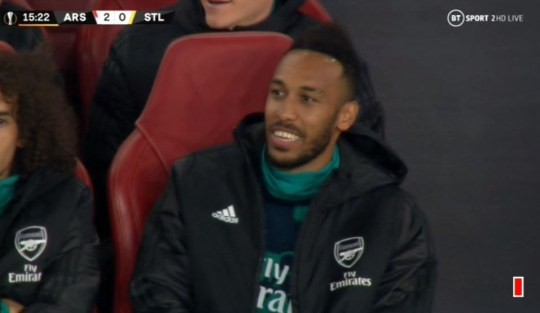 Arsenal fans love Pierre-Emerick Aubameyang’s reaction to Gabriel Martinelli’s goals against Standard Liege  - Bóng Đá