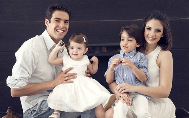 Kakà's wife is pregnant, the model's announcement on social media - Bóng Đá