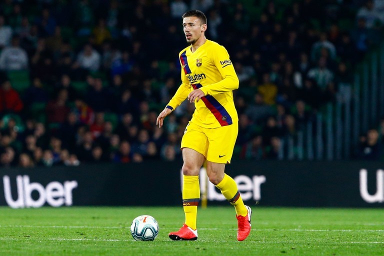 Barcelona ready to extend deal for important centre-back and raise release clause to €300m - Bóng Đá