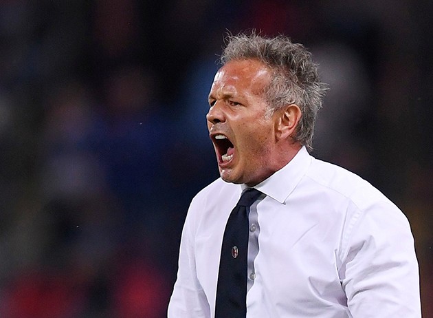 Vượt qua bạo bệnh, người hùng của Bologna quay lại băng ghế chỉ đạo - Bóng Đá