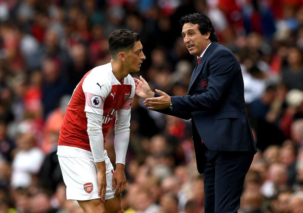 Former Arsenal coach Unai Emery speaks out on Ozil relationship breakdown: 'I tried with all my might to help' - Bóng Đá