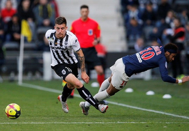 10 'máy chém' hạng nặng ở châu Âu: Số 1 khó cãi; Wan-Bissaka thứ mấy? - Bóng Đá