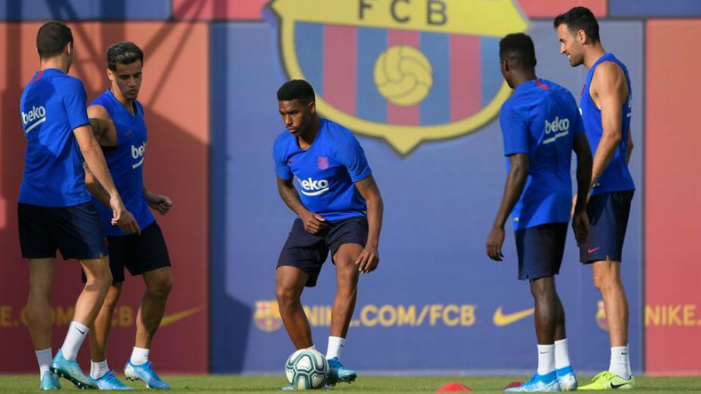 Messi and Suarez still aren't training with their teammates - Bóng Đá