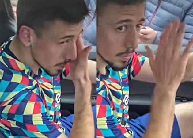 Clement Lenglet appears to break down in tears in front of fans following Cadiz draw. - Bóng Đá