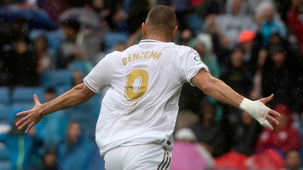 Benzema in Cristiano Ronaldo mode - Bóng Đá