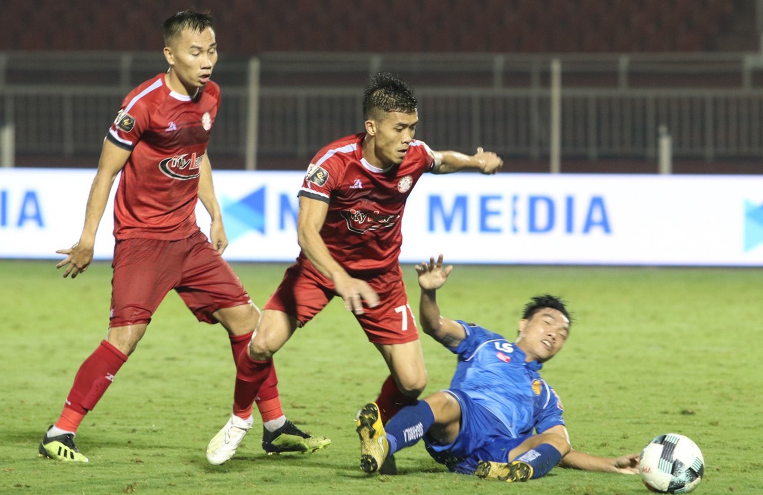 Đối đầu Quảng Nam, TPHCM liệu có gượng dậy được sau cú sốc?  - Bóng Đá