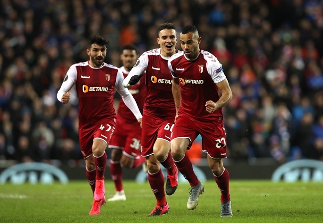 Rangers ngược dòng chỉ sau 15 phút, Steven Gerrard như 'phát điên'  - Bóng Đá