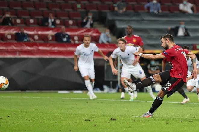 Bruno Fernandes penalty: Solskjaer explains why Manchester United star changed technique vs FC Copenhagen - Bóng Đá