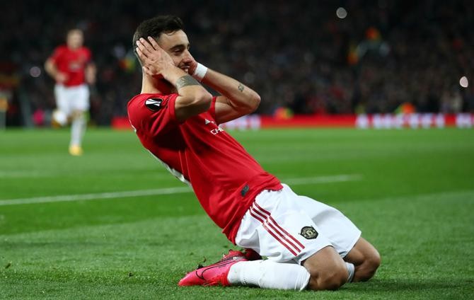 Bruno Fernandes đã bịt tai thì chẳng sợ ai! - Bóng Đá