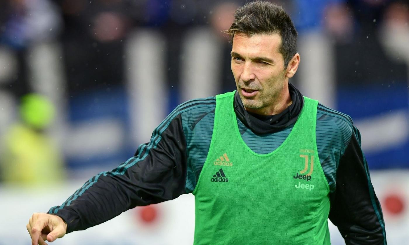 Iker Casillas picks two Manchester United heroes in his greatest ever XI - Bóng Đá