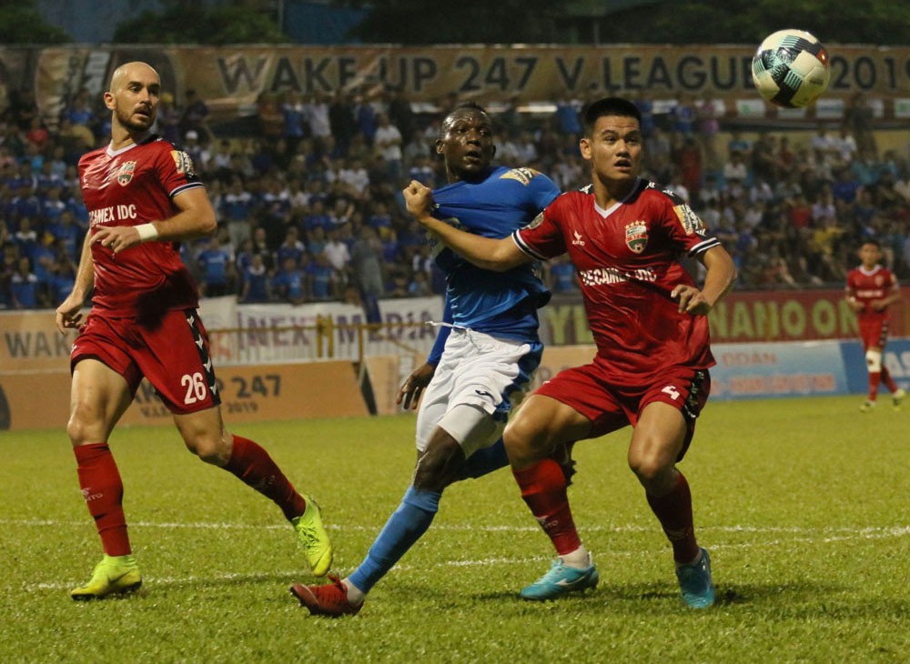 Cuộc đua trụ hạng V-League 2019: 12 đội bóng phải sinh tồn, HAGL tự cứu lấy mình - Bóng Đá