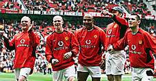 Manchester United: When prankster blagged his way into team photo before Bayern Munich clash - Bóng Đá