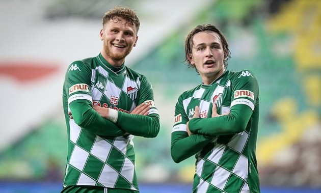 Chelsea and Arsenal keen on talented Turkish teenage striker Ali Akman after impressing in front of goal for Bursaspor  - Bóng Đá