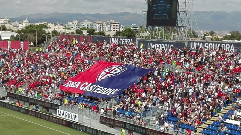 Chủ tịch Cagliari lên tiếng về việc Romelu Lukaku bị phân biệt chủng tộc - Bóng Đá