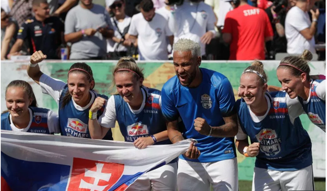 PSG contract rebel Neymar plays in his own charity tournament just a week after missing the Copa America - Bóng Đá