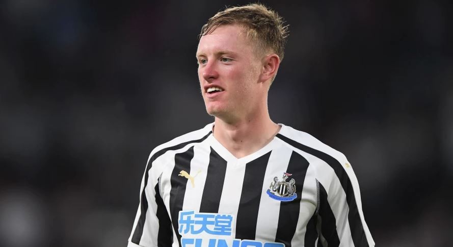 Manchester United could make bid for Prem midfielder alongside Bruno Fernandes transfer - Bóng Đá