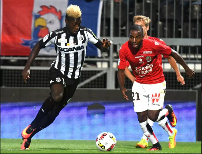 Arsenal £72m signing Nicolas Pepe nearly lost his career over a stolen chocolate bar - Bóng Đá