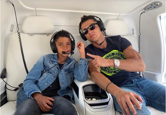 Ronaldo kết thúc kỳ nghỉ tại Hy Lạp (The Sun) - Bóng Đá
