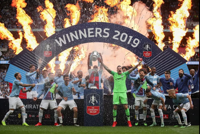 David Moyes’ six-year Man Utd deal runs out today and here’s how the world changed since, from Donald Trump to Love Island - Bóng Đá