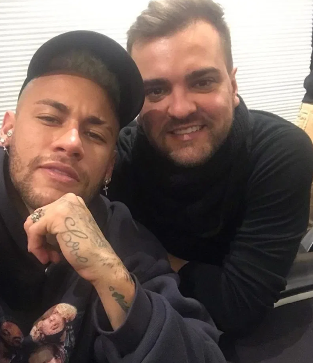 FRIENDS WITH BENEFITS Inside Neymar’s entourage, where you can earn around £10k-per-month, have access to exclusive celeb parties and can mingle with the stars - Bóng Đá