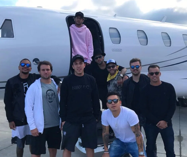 FRIENDS WITH BENEFITS Inside Neymar’s entourage, where you can earn around £10k-per-month, have access to exclusive celeb parties and can mingle with the stars - Bóng Đá