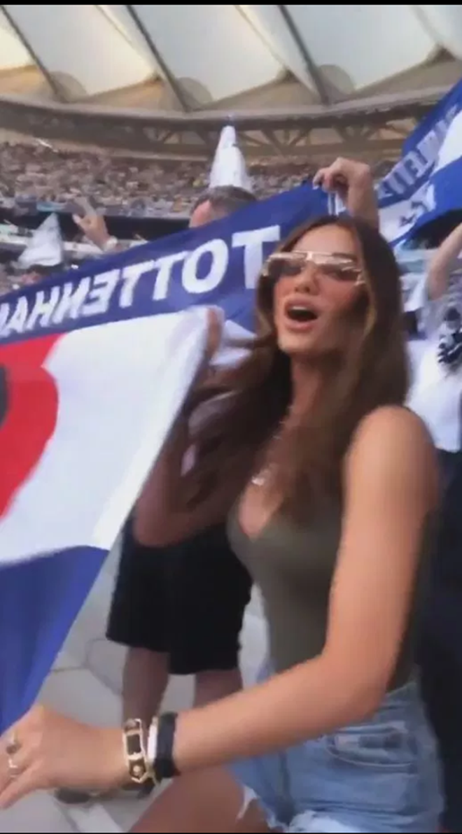 Dele Alli whisks Ruby Mae off for romantic holiday in Mykonos after pair sparked rumours they were back together - Bóng Đá